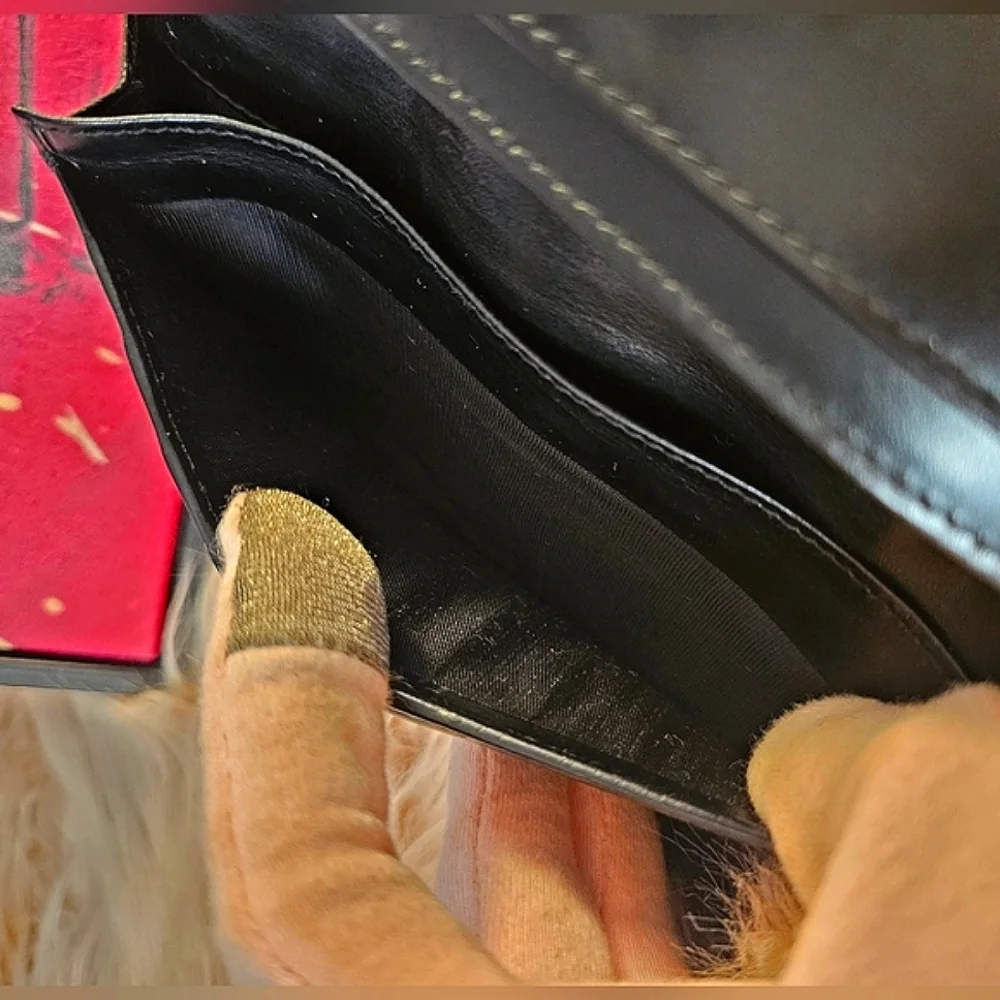 🇮🇹 GUCCI Long Wallet Vintage Bi-Fold: Black Leather & Silver Detailing 🖤